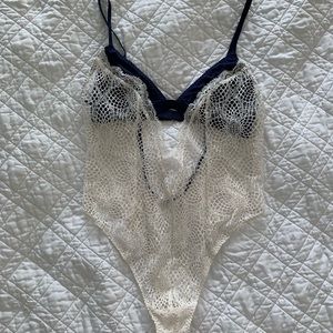 Victoria’s Secret white lace bodysuit size xs/s